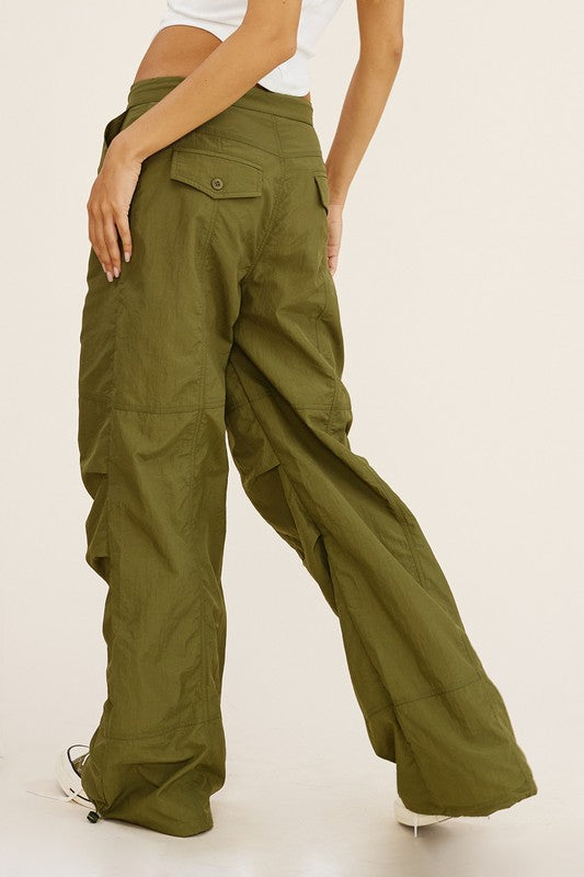 Roe Wide Leg Parachute Cargo Pants - Olive Green